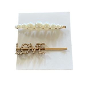 NWOT Love and Faux Pearls Bobby Pins Set